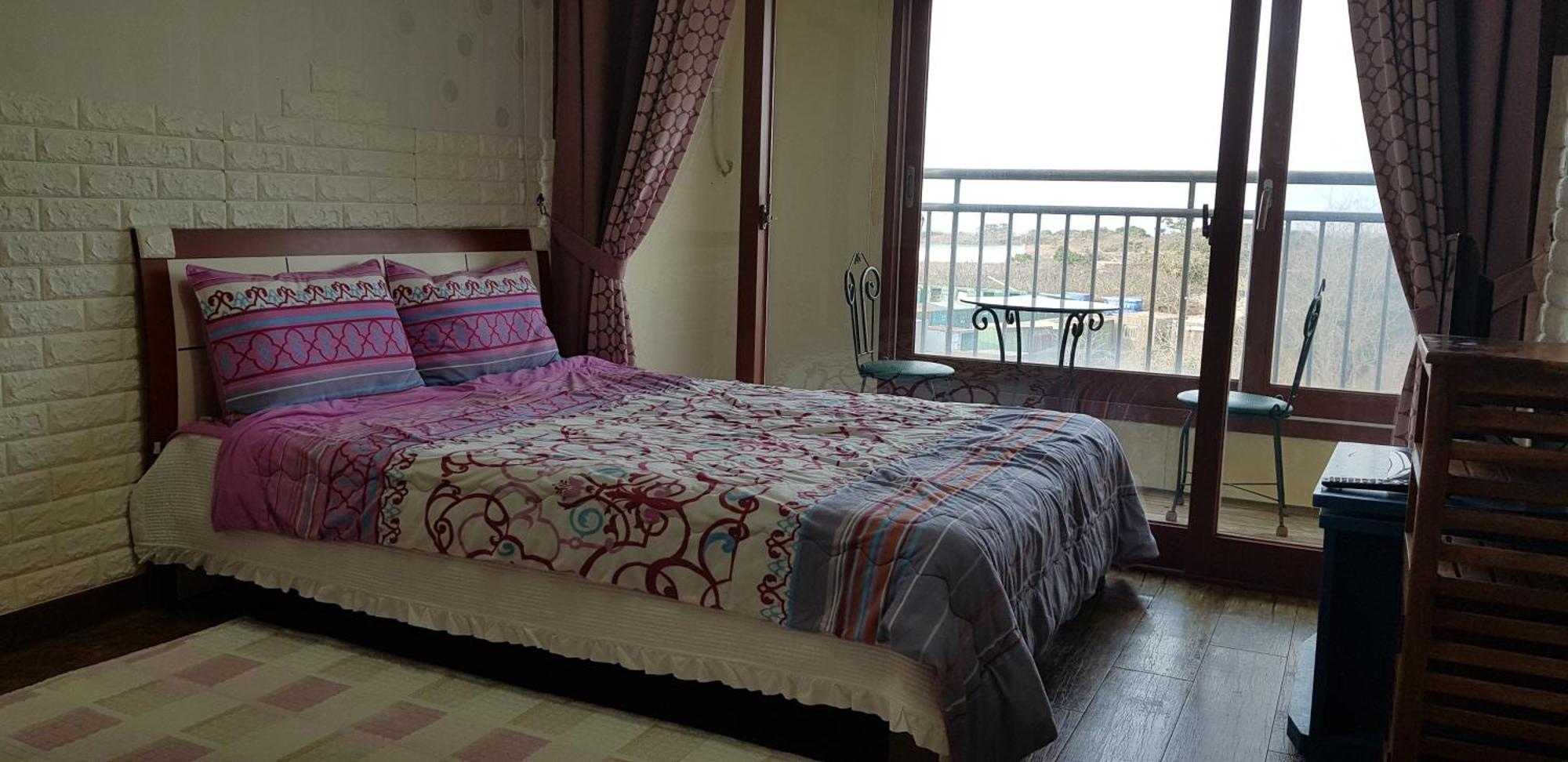 Jun House Hostel Jeju Bagian luar foto