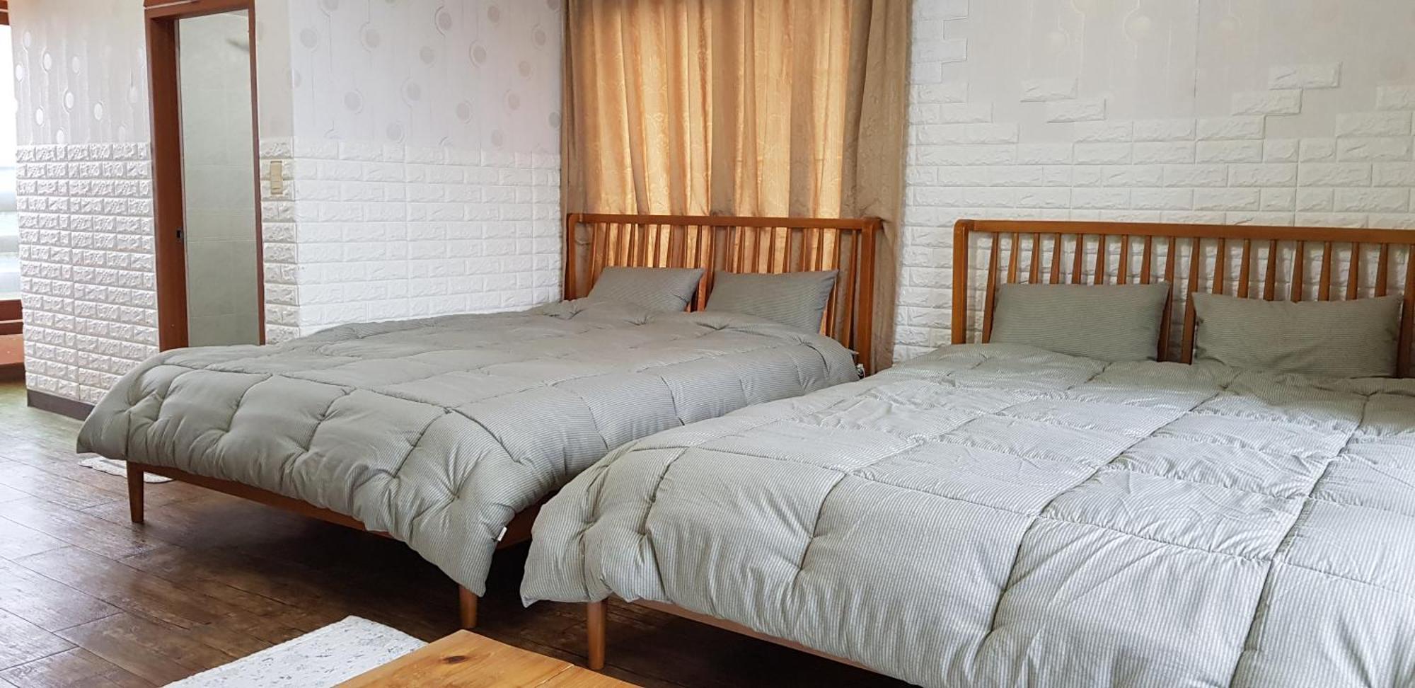 Jun House Hostel Jeju Bagian luar foto